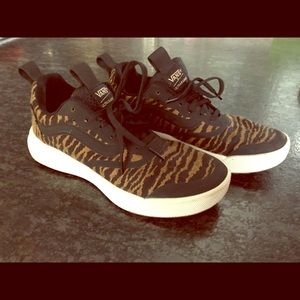 Vans Leopard Print Cross-trainers